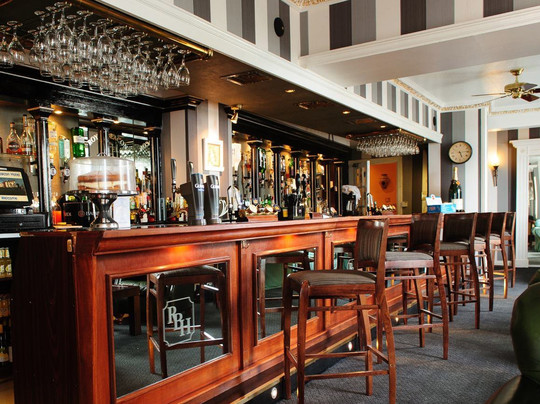 Royal Beacon Hotel主图