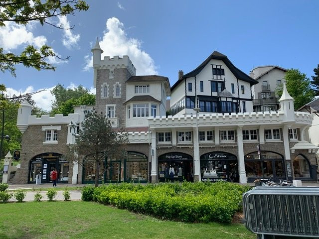 勒图凯-巴黎普拉日餐馆和美食-Le Village Suisse