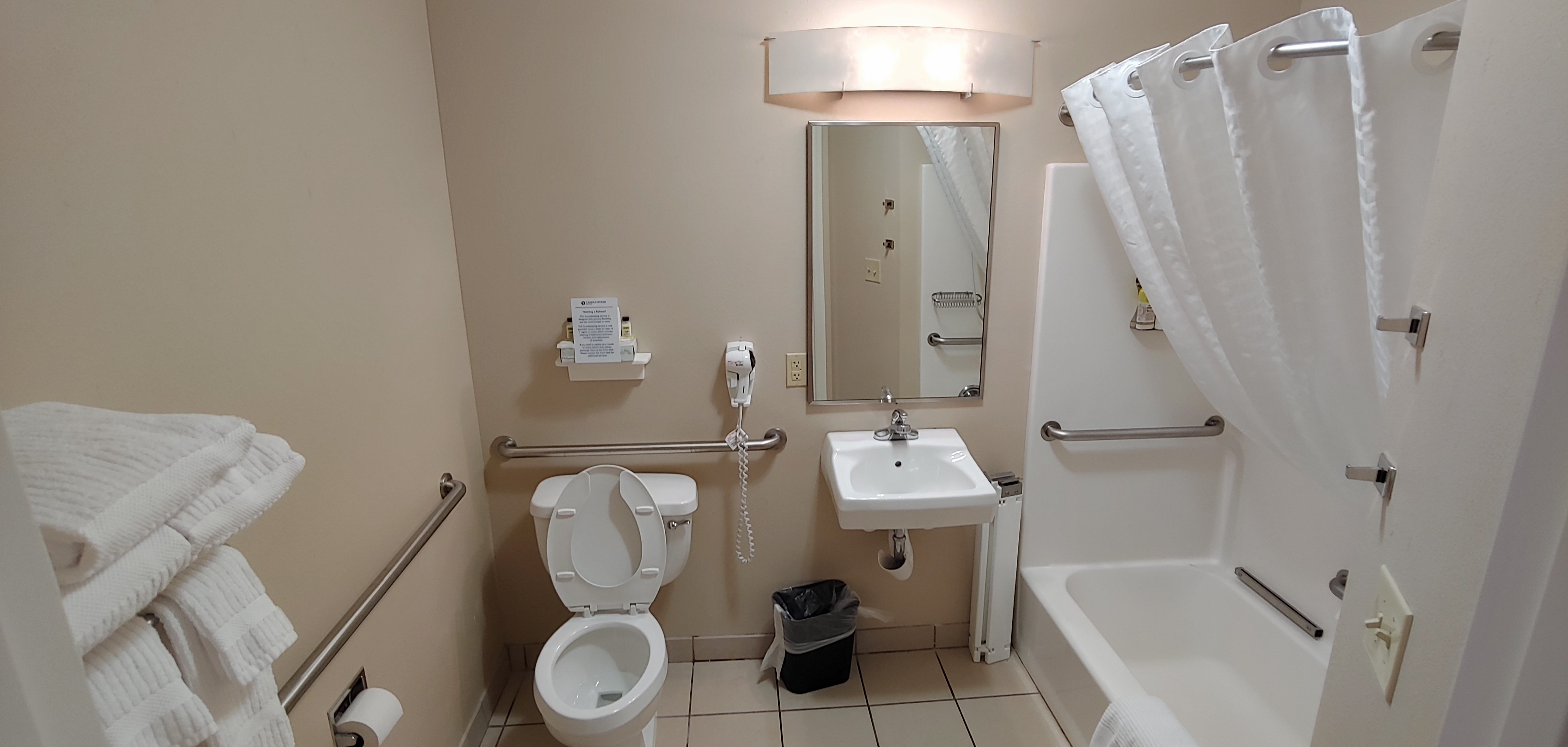 Candlewood Suites Harrisonburg by IHG-浴室