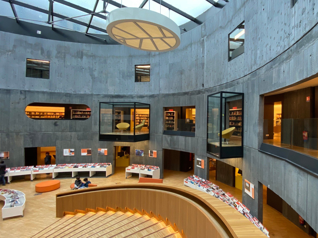 Bibliothèque Oscar Niemeyer-勒阿弗尔必去景点
