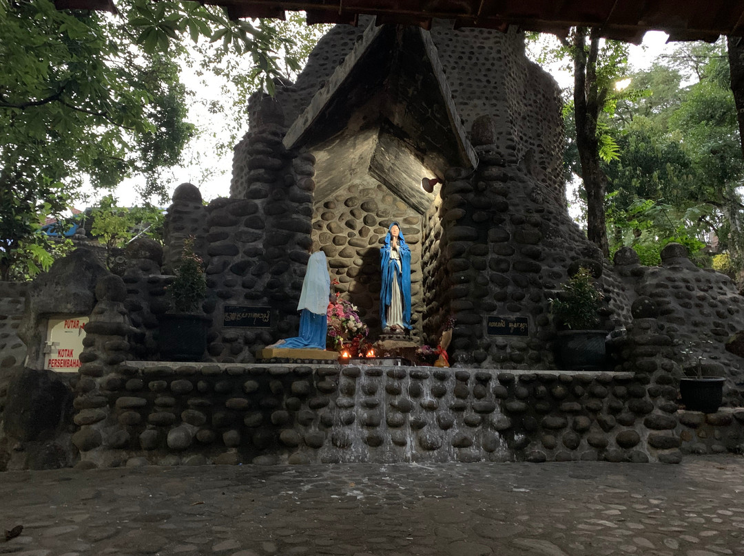 Gua Maria Lourdes Puhsarang-谏义里必去景点