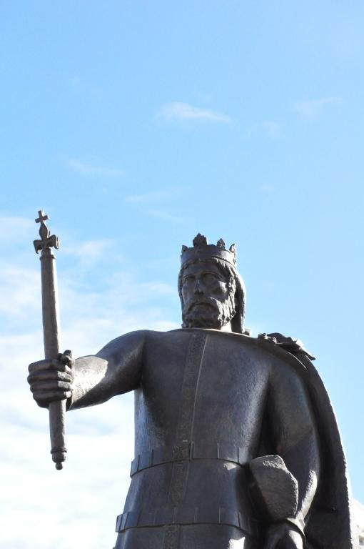 Statue of Dom Afonso III-法罗必去景点