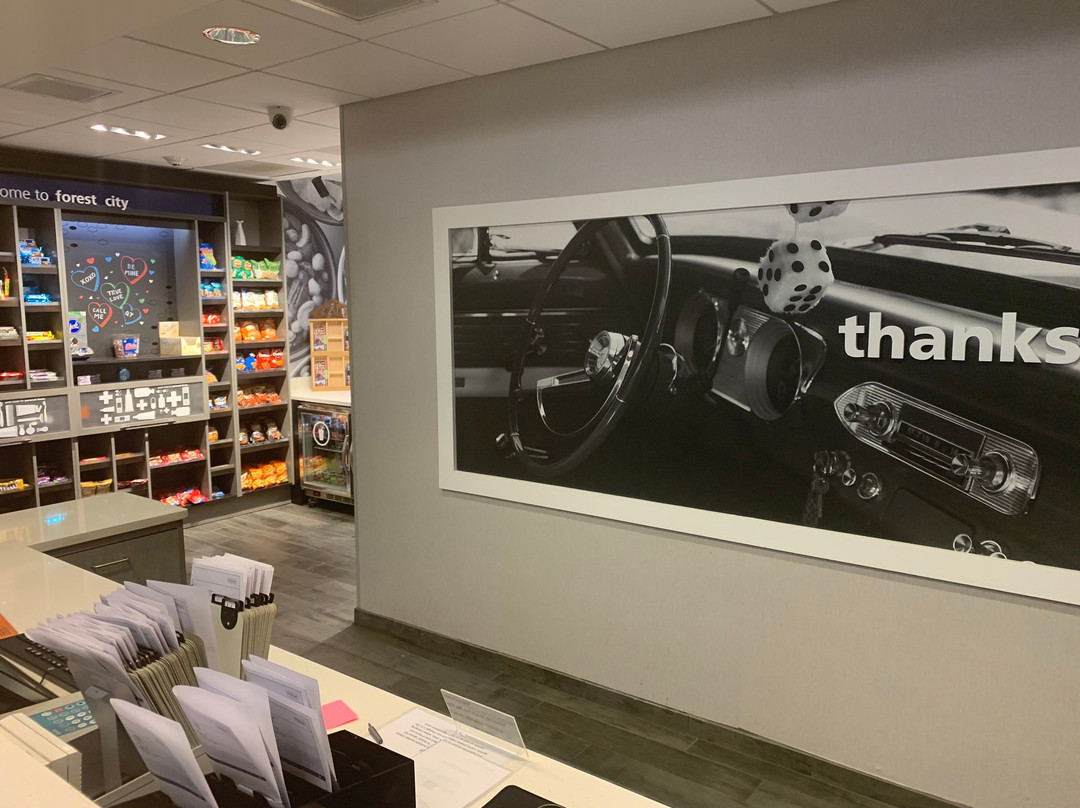 Hampton Inn & Suites Forest City主图