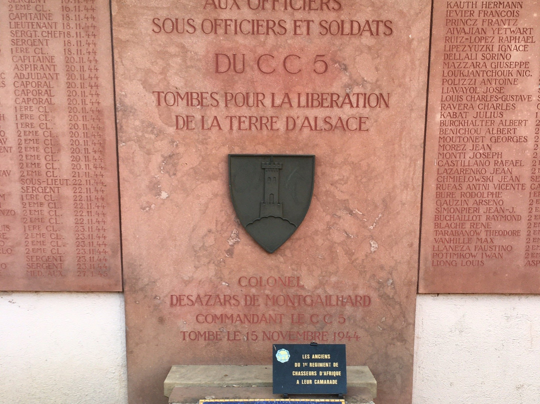 Cimetière Militaire Mémorial 1ère Armée景点图片