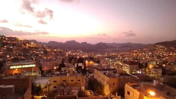 Happy Night House主图