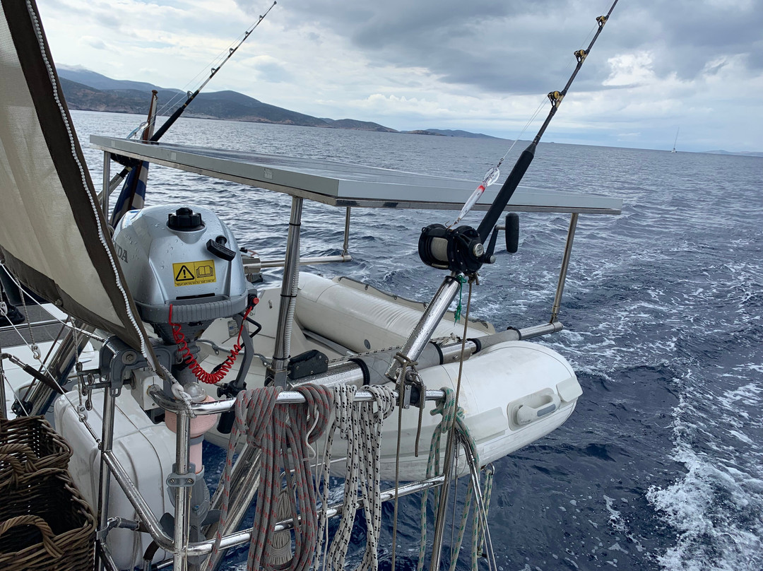 Catamaran Emelia-帕罗奇亚必去景点