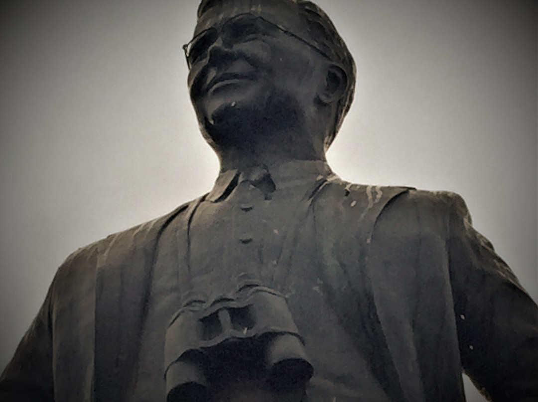Barnes Wallis Statue景点图片