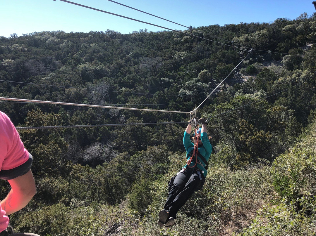 Helotes Hill Country Zip Lines景点图片