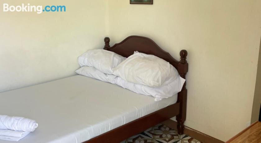 Gloria's Travellers Inn