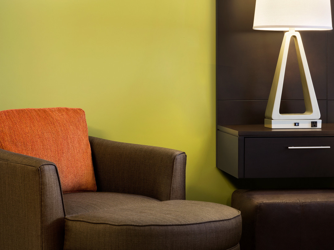 西埃德蒙顿驻桥套房酒店主图