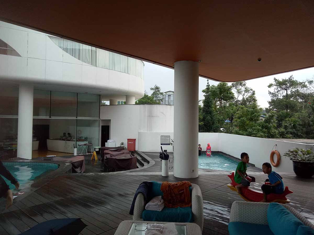 万隆森萨酒店主图