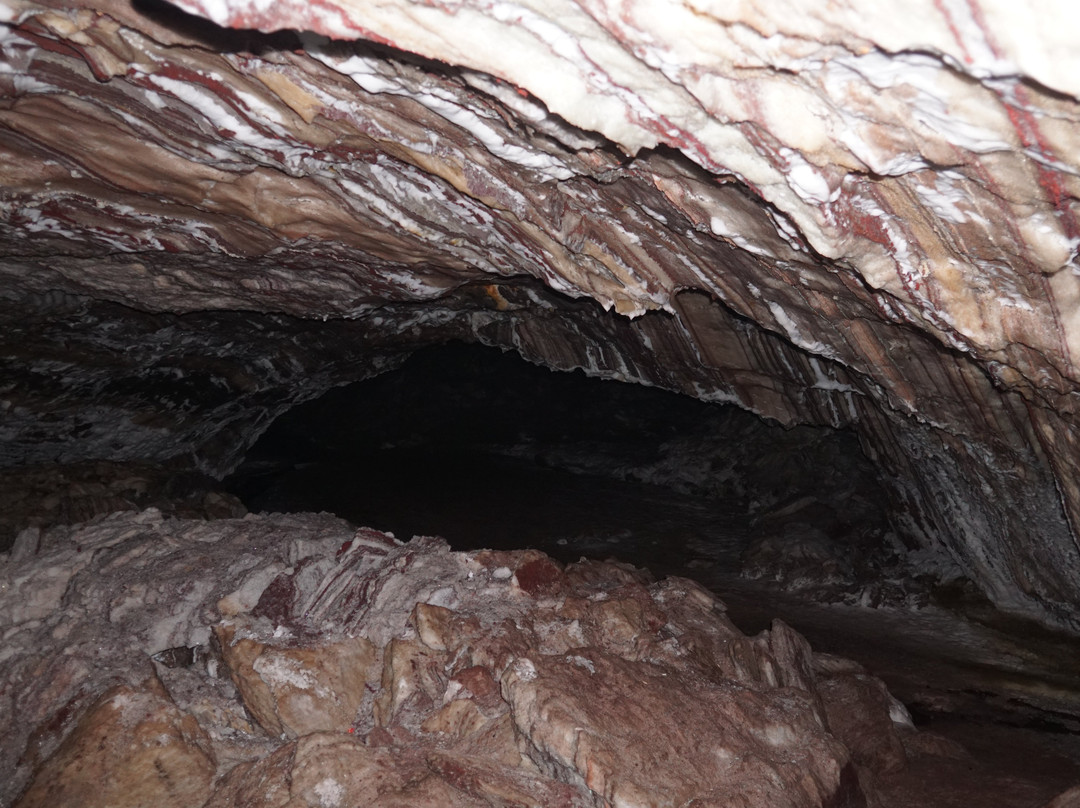 Namakdan Salt Cave景点图片