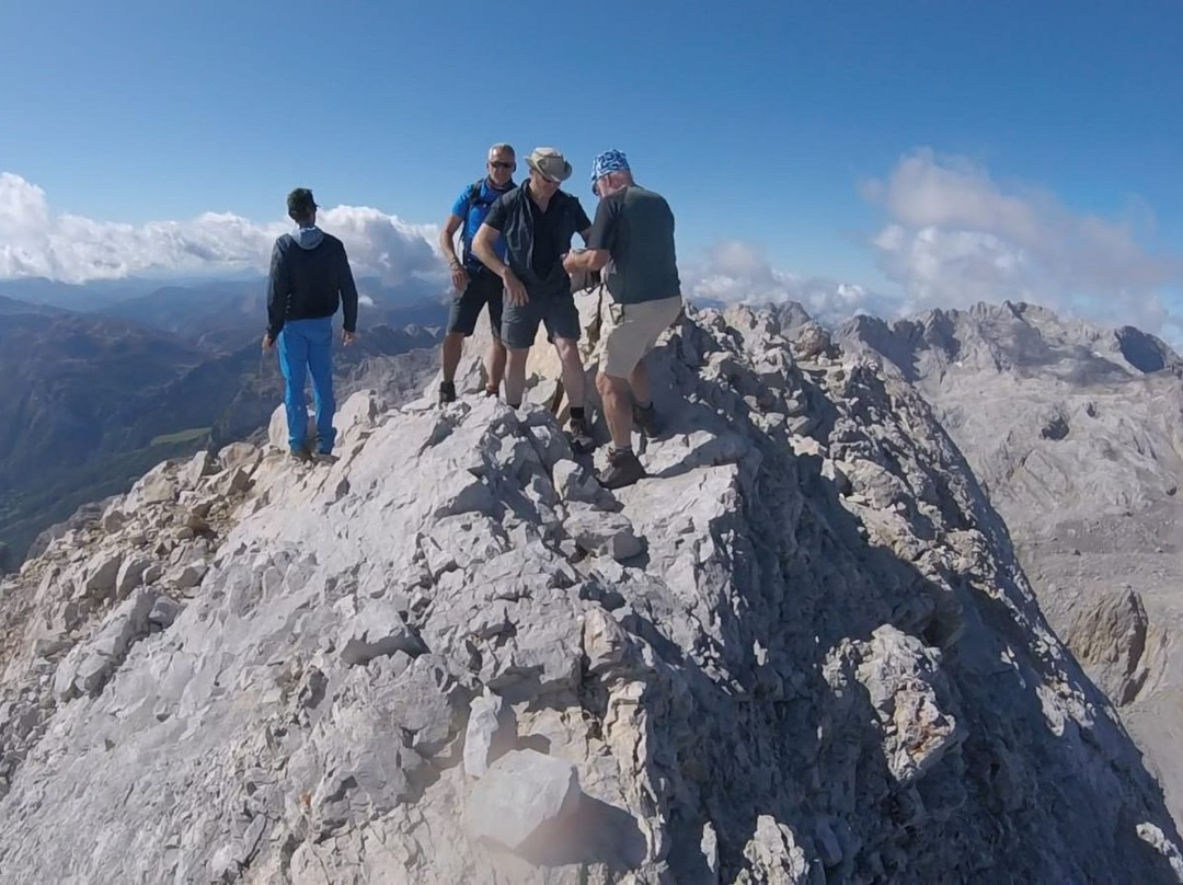 Spanish Highs Mountain Guides景点图片