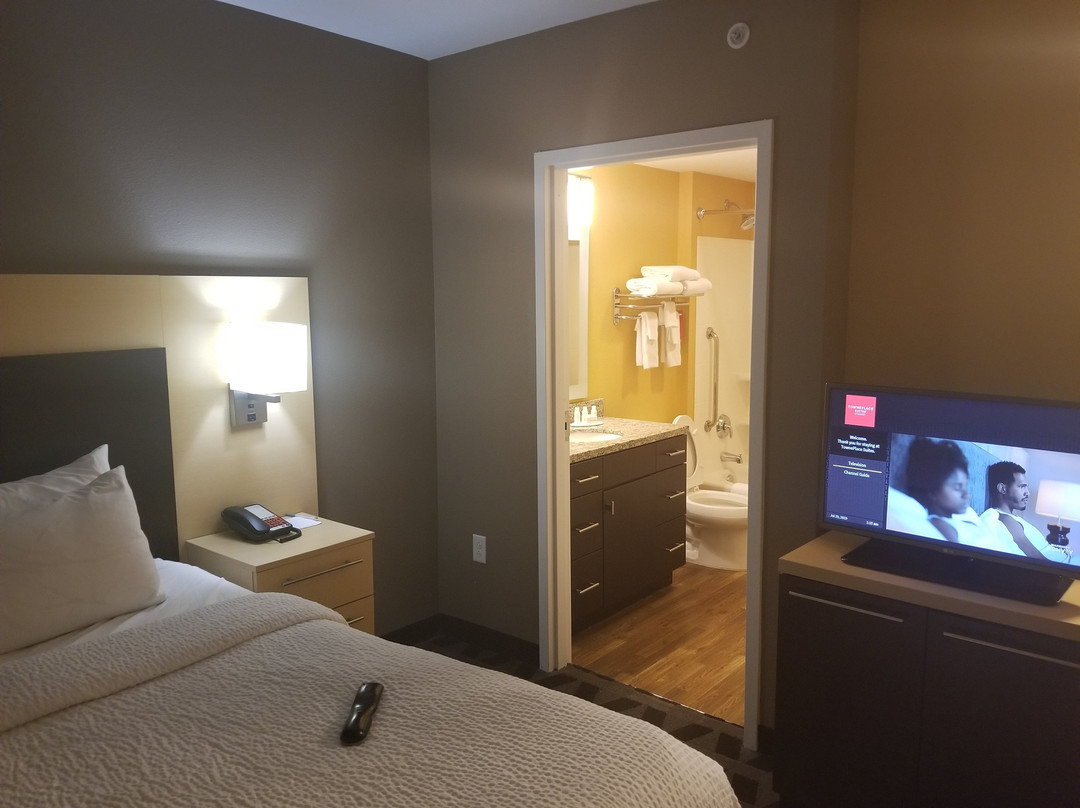 TownePlace Suites by Marriott Lawrence Downtown主图