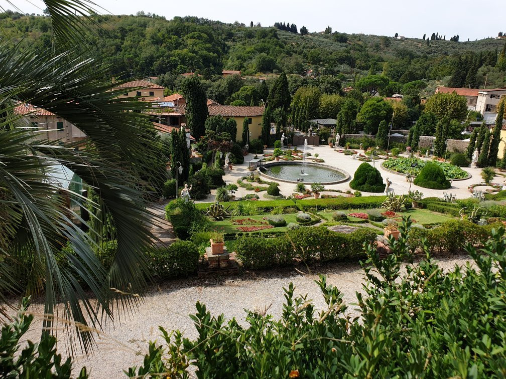 Storico Giardino Garzoni -  Casa delle Farfalle景点图片