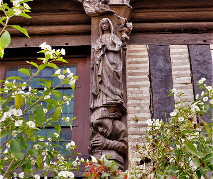 Les Halles de Luynes-Luynes必去景点