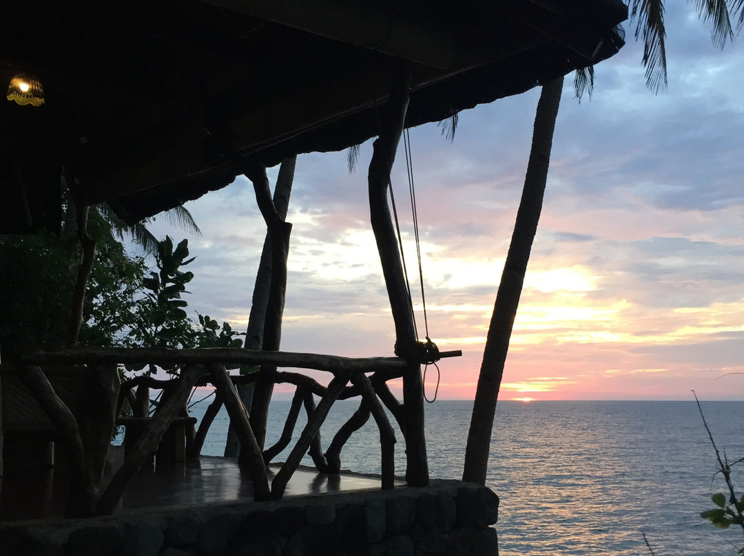 甘米银沙滩生态火山度假&潜水胜地主图