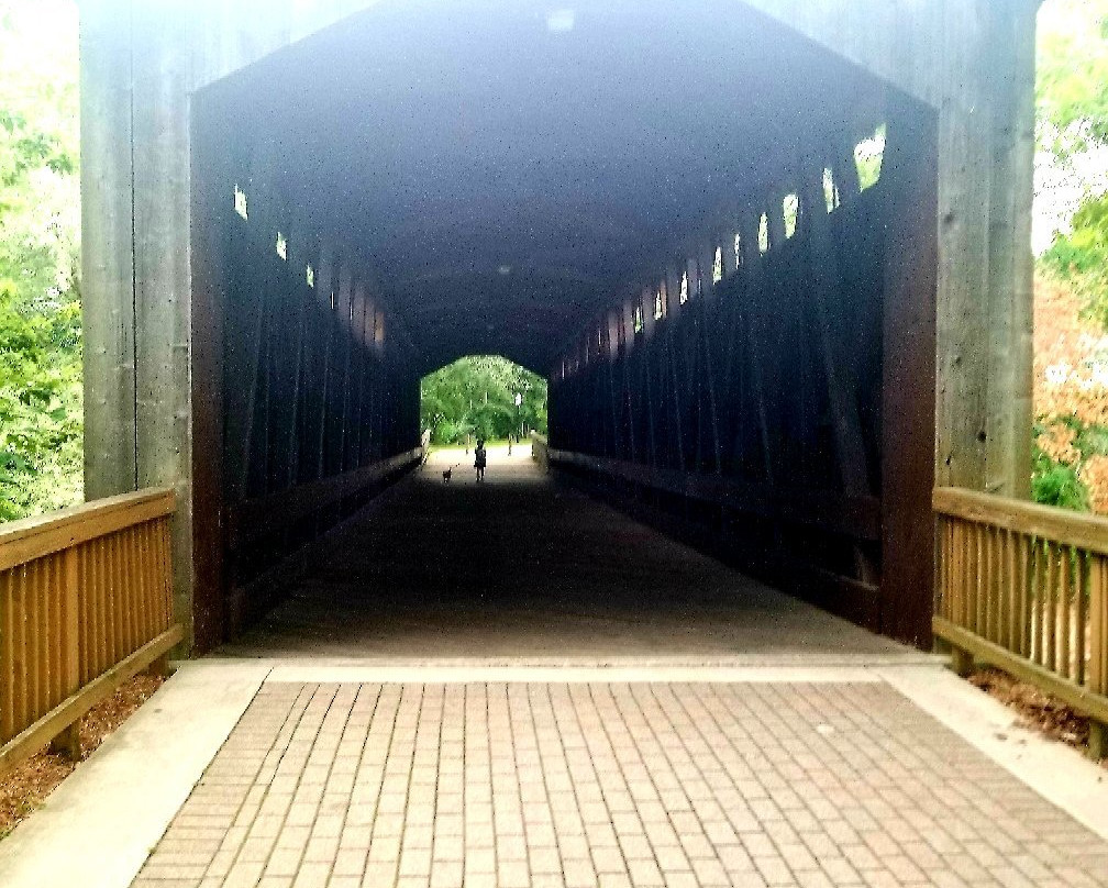 Ada Township Covered Bridge-Ada必去景点
