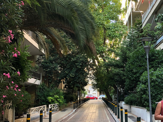 假日套房酒店主图