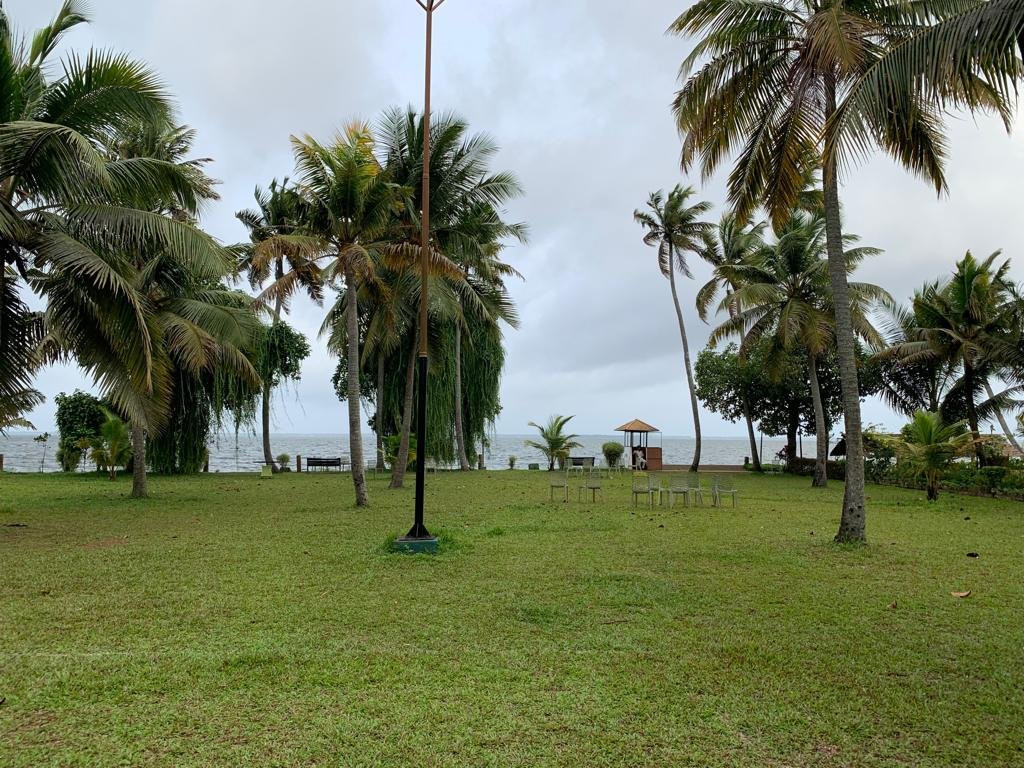 雷克松度假村主图