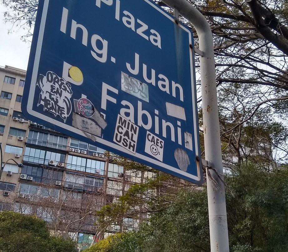 La Plaza Fabini o Plaza del Entrevero-蒙得维的亚必去景点