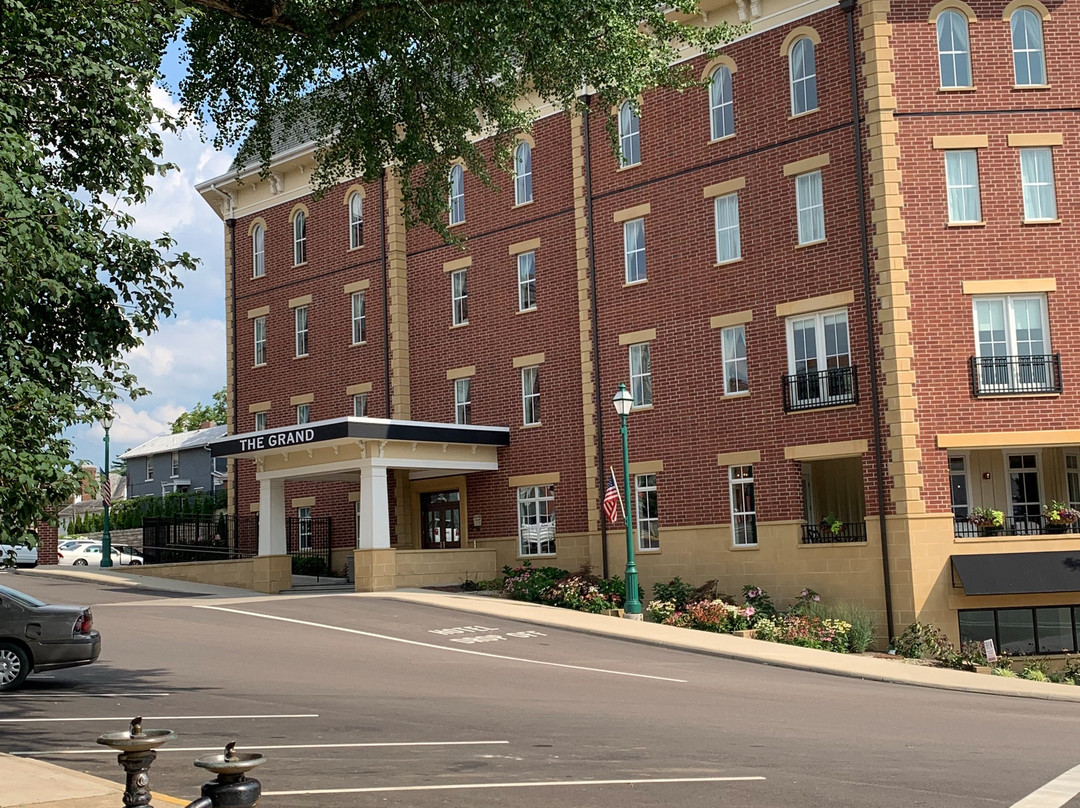 The Mount Vernon Grand Hotel主图