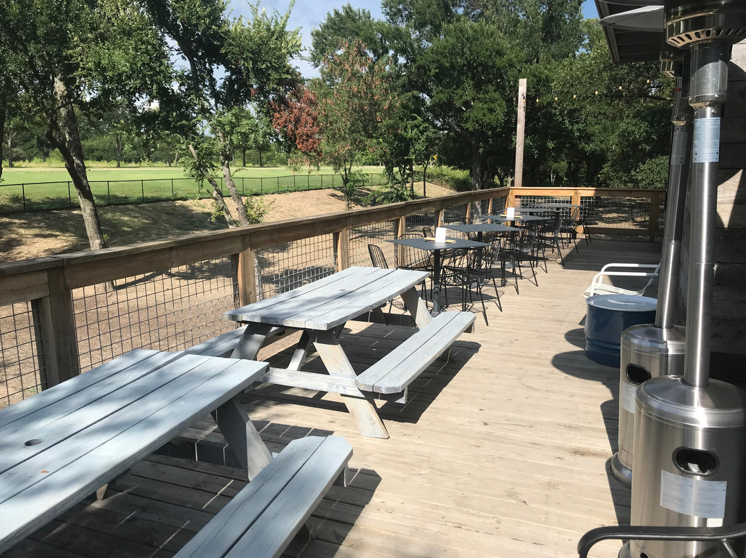 Grrrowler's Tap Room & Beer Garden-The Colony必去景点