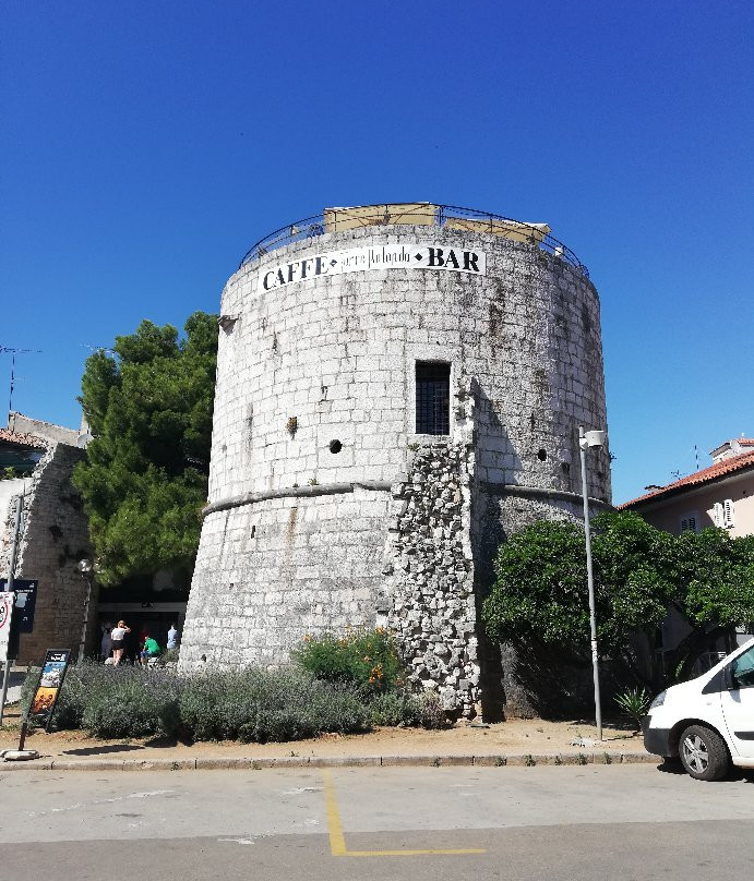 Round Tower-波雷奇必去景点