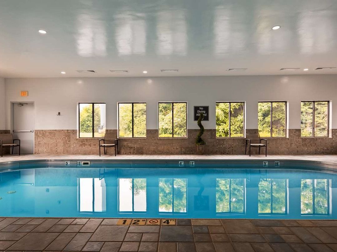 Best Western St. Clairsville Inn & Suites主图