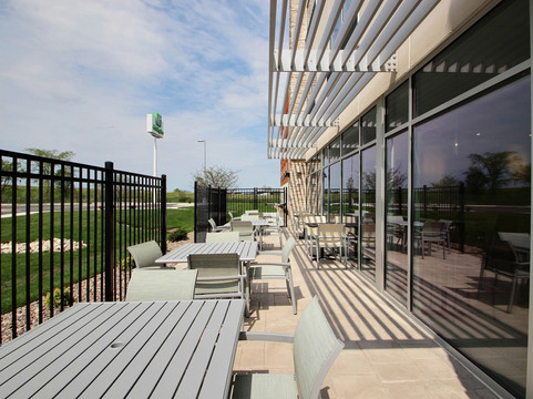 智选假日套房酒店-丰迪拉克主图