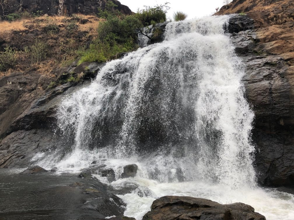 JenJon Lake Vaitarna Waterfalls景点图片