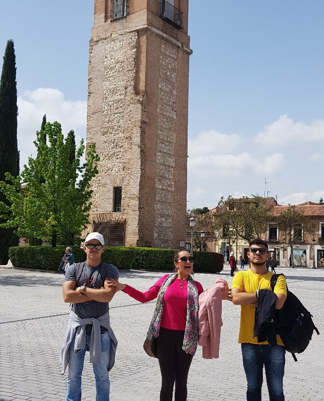 Torre de Santa Maria-阿尔卡拉-德-哈纳雷斯必去景点