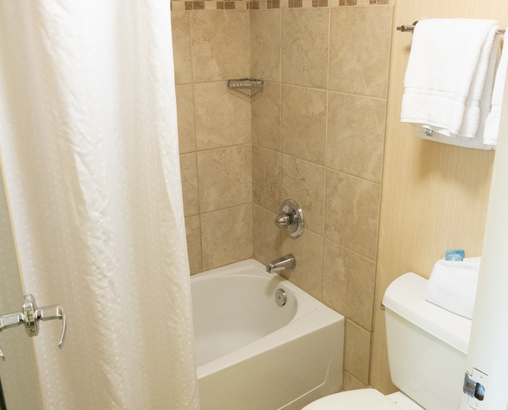 蒙特雷湾假日智选快捷酒店主图