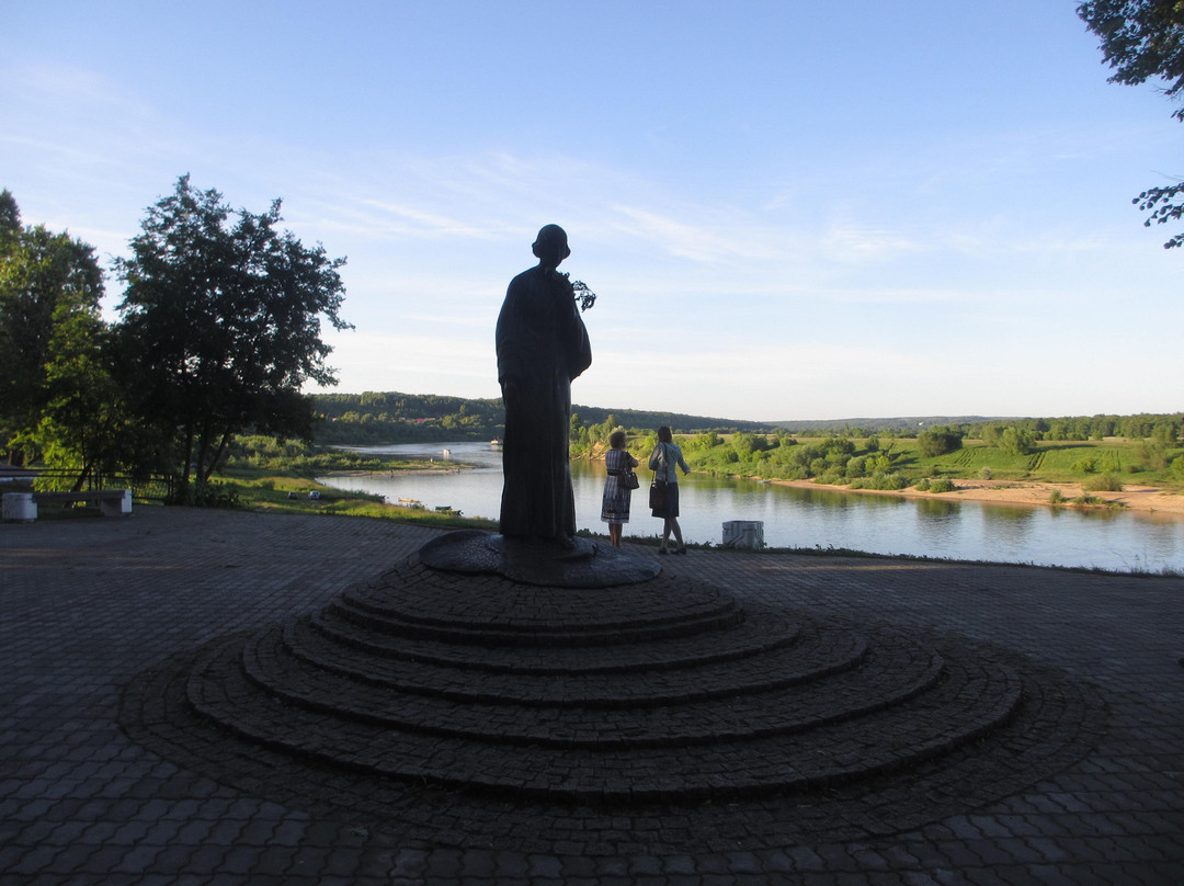Monument to Marina Tsvetayeva-Tarusa必去景点