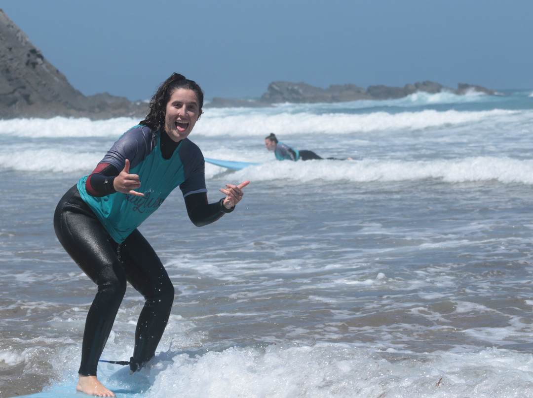 Salty Wave Surf School - Lagos景点图片