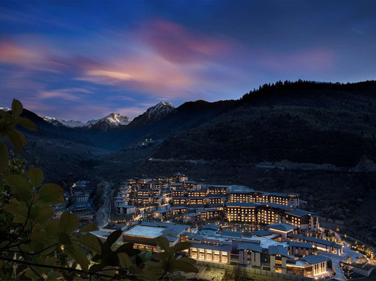 九寨鲁能希尔顿度假酒店主图