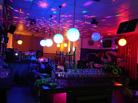 Howlin' at the Moon-奥德杰海岸必去景点