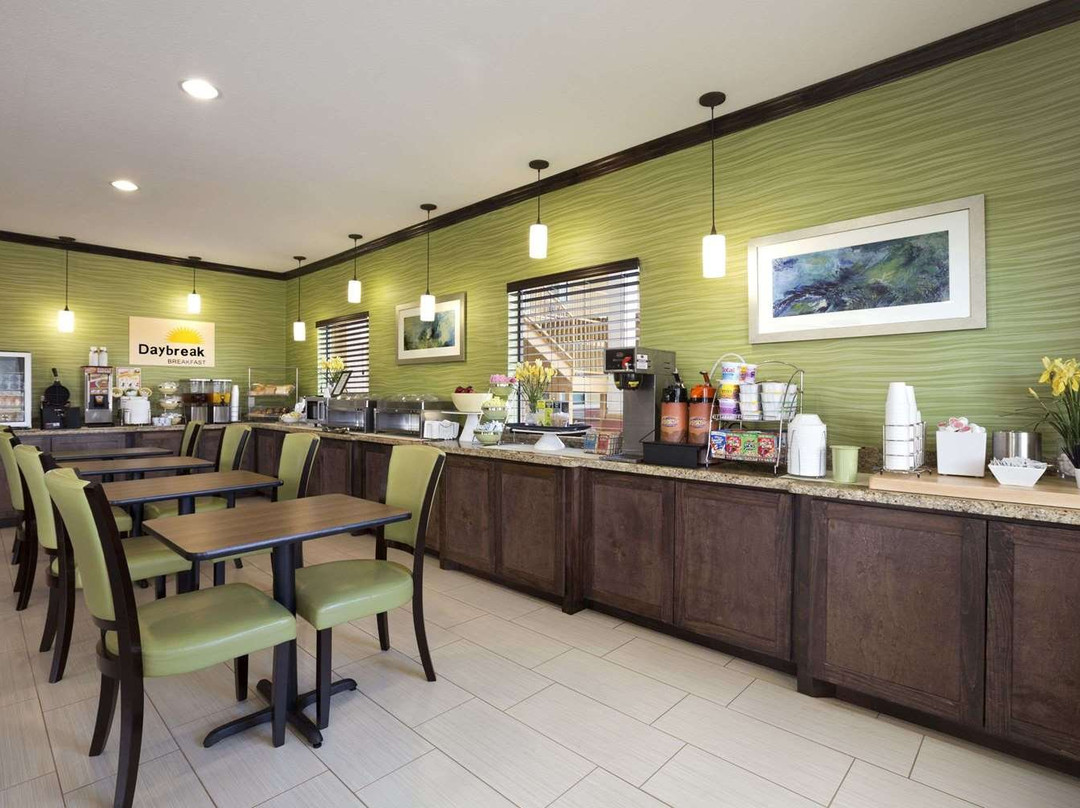 Studio 6 Gonzales, TX主图