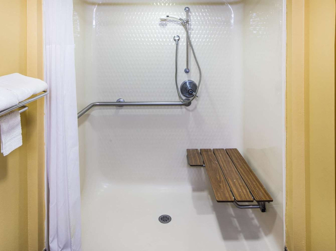 Days Inn by Wyndham Oak Grove/Ft. Campbell主图