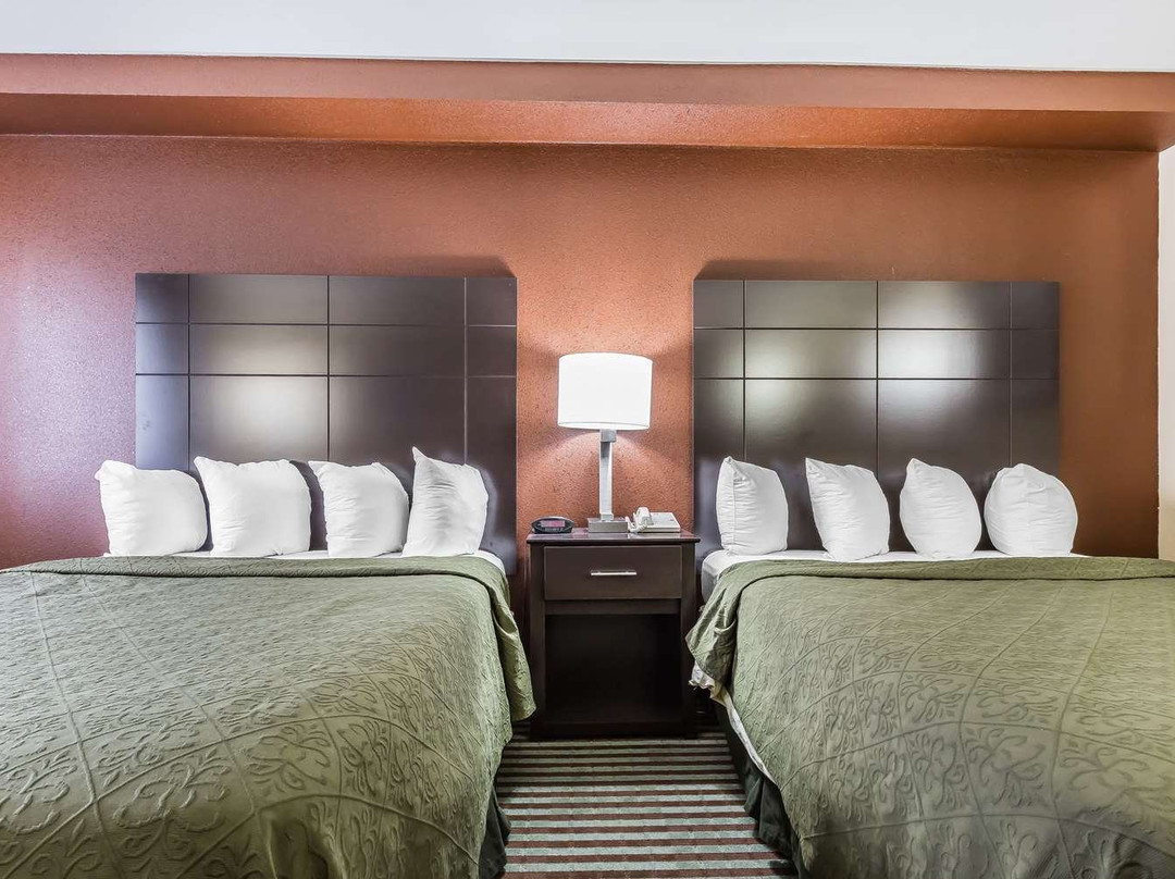 Quality Inn Mount Vernon At I-57 And I-64主图