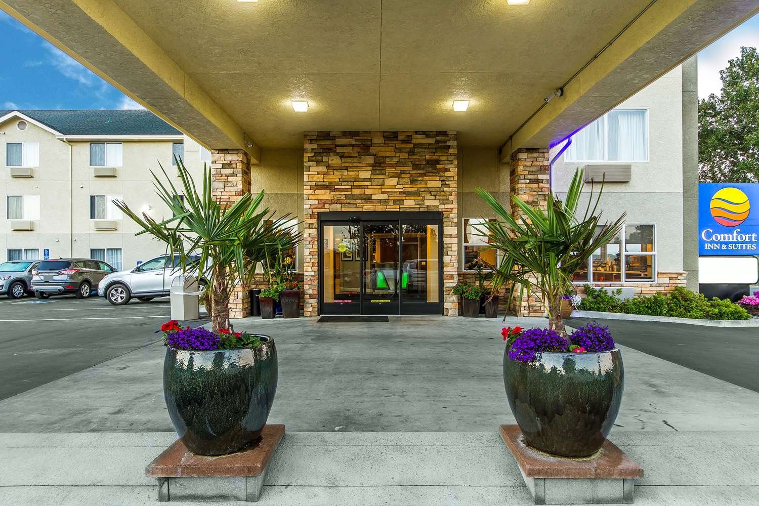 Comfort Inn & Suites Redwood Country-官方