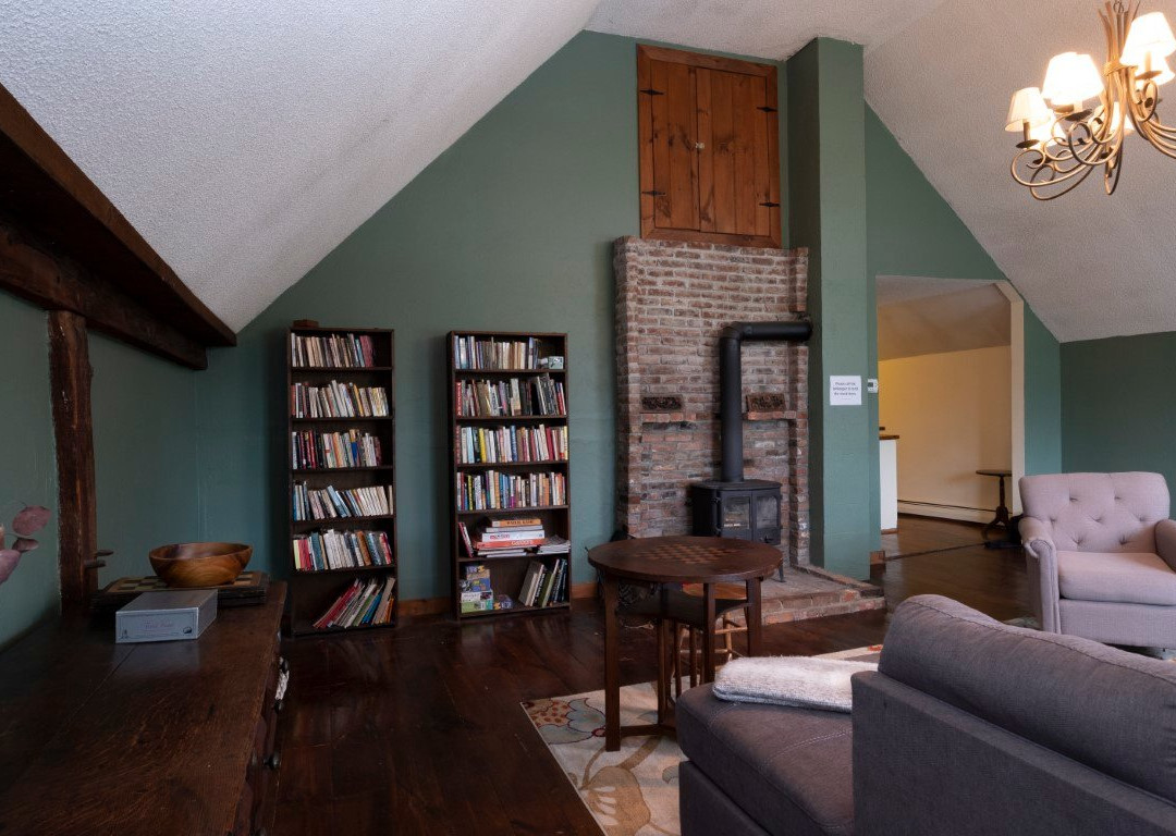 The Karass Inn主图