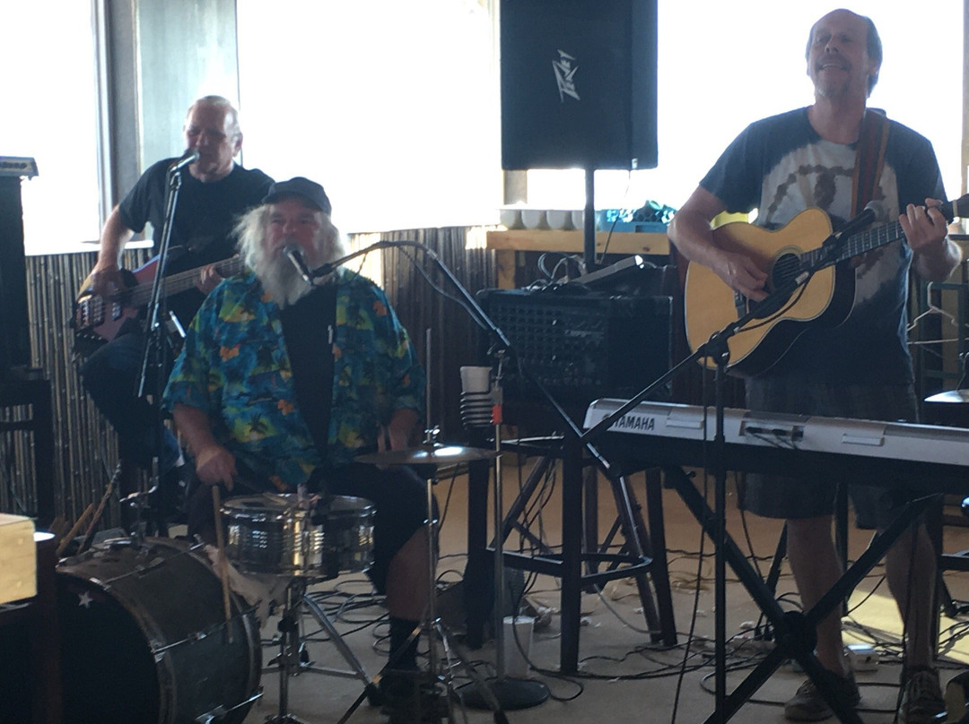 Surfside Beach餐馆和美食-Beach Front Deck Bar & Grill