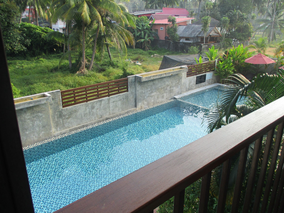 水晶拉迈酒店主图