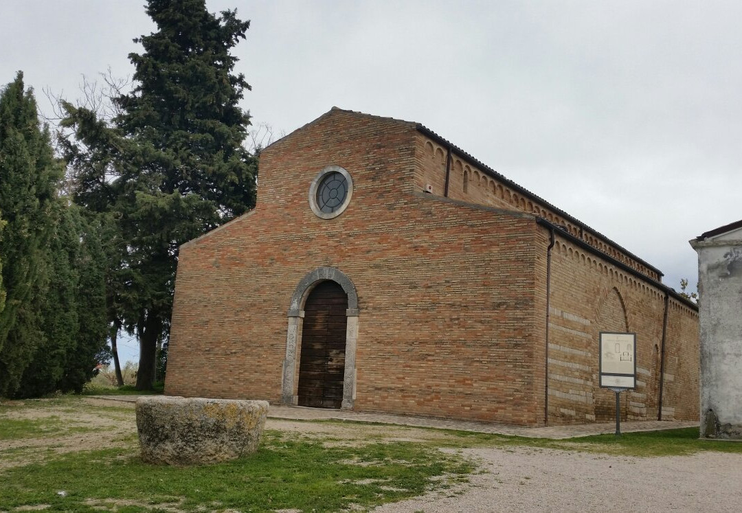 Abbazia di Santa Maria del Lago景点图片