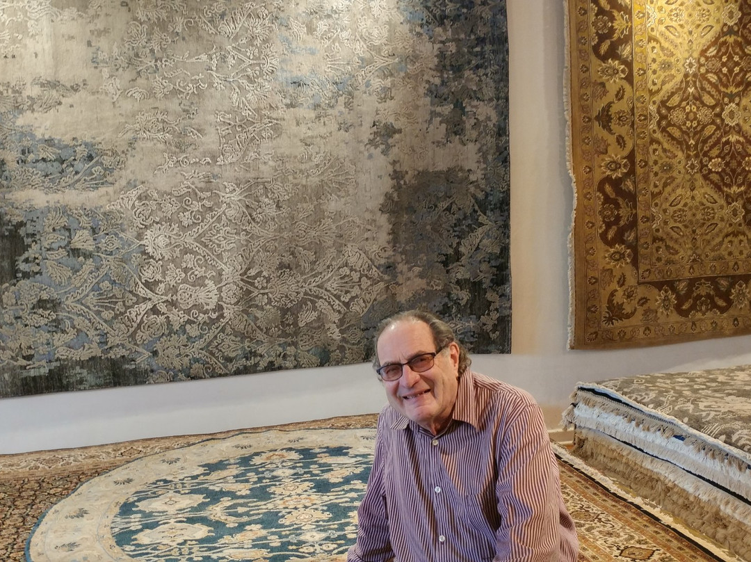 Aaron's Fine Rug Gallery-韦恩堡必去景点