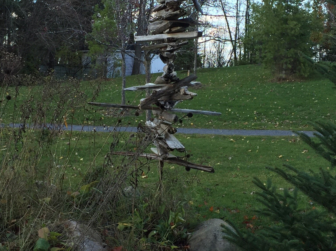 Parc Jack Layton-Hudson必去景点