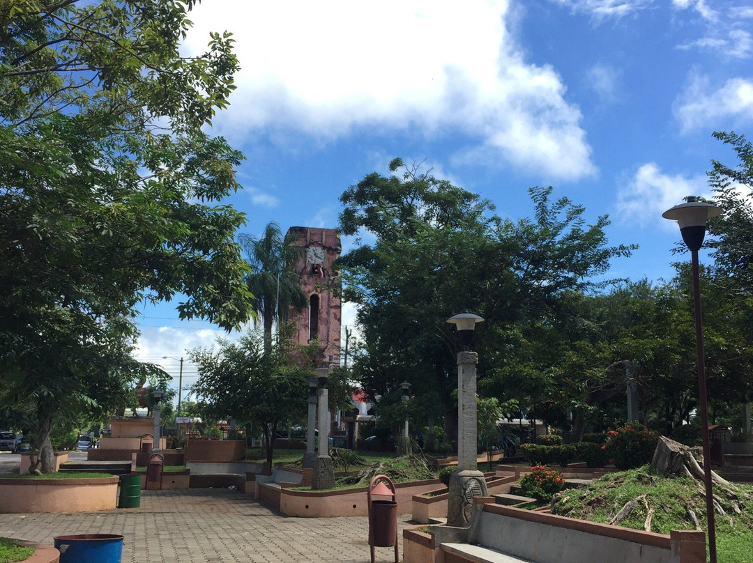 Parque  Bernabela Ramos景点图片