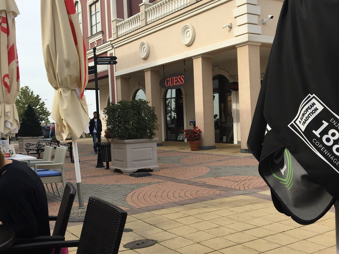 Fashion Park Outlet Center Indjija景点图片