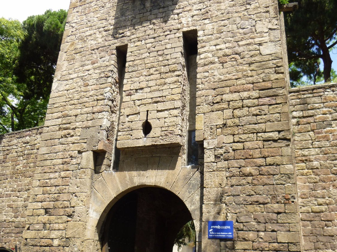 Portal de Santa Madrona-巴塞罗那必去景点
